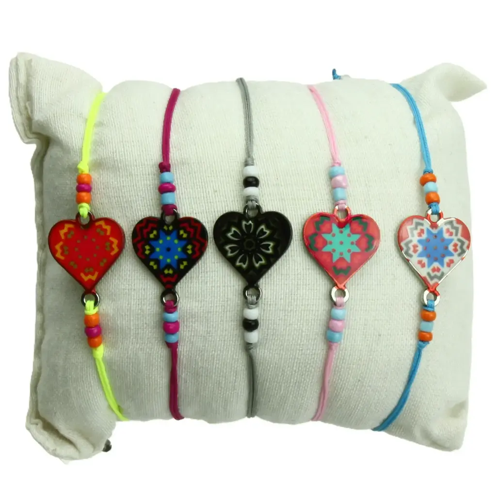 Armband op gekl. koord/Hartje geëmailleerd - assortiment (16x16mm)
