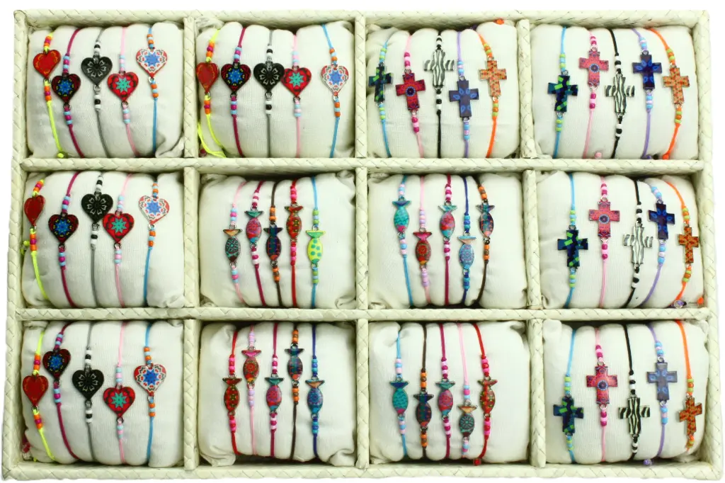 Display met 3x20 armbandjes Ichtus/ Hartjes/kruisje geëmaileerd - ass