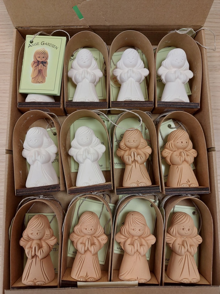 Staande engel middel - Franse tekst - 8,5cm/gemixt