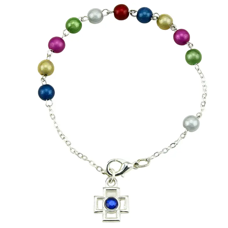 Bracelets imitation perle coloré avec fermoir mousqueton et croix (Ø6mm)