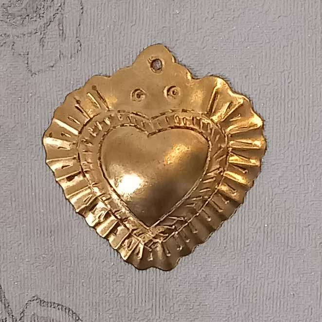 EX VOTO LAITON EMBOSSE ET DECOUPE MAIN, 5*5 CM