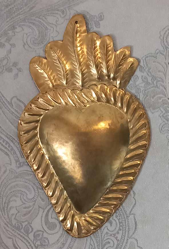 EX VOTO LAITON EMBOSSE ET DECOUPE MAIN. 20*12.5 CM