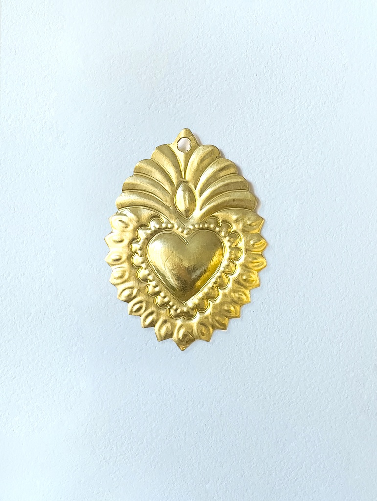 EX VOTO LAITON EMBOSSE ET DECOUPE MAIN, 8*6CM