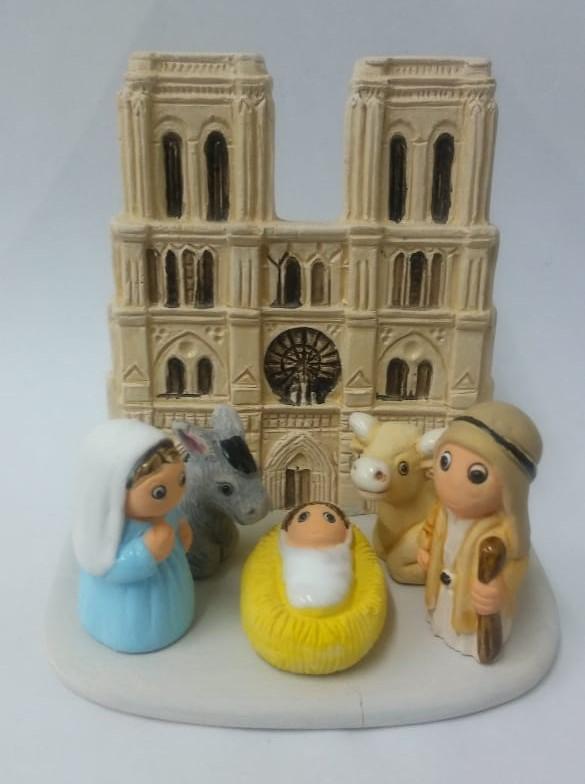 Kerstgroep "Notre Dame/Paris" - 7x9cm