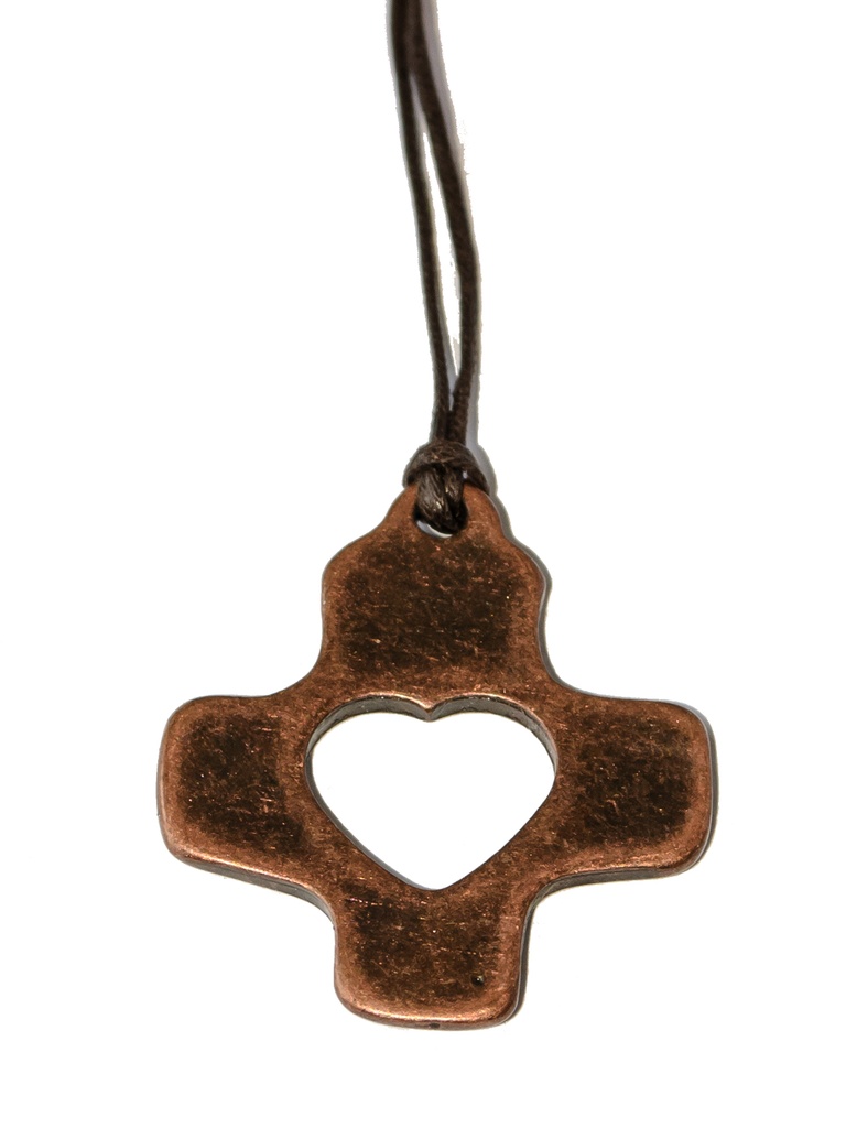 Kruisje op koord met hart - bronskleur (30x30mm)