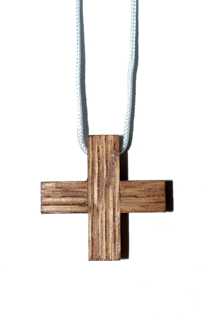 Vormselkruisje op koord (33x33mm)