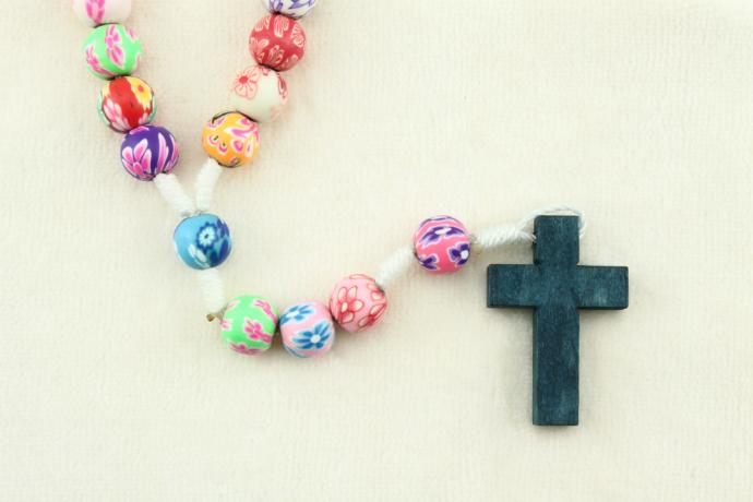 Rozenkrans - rubber kralen op koord met slotje - gekleurd (⌀8mm)