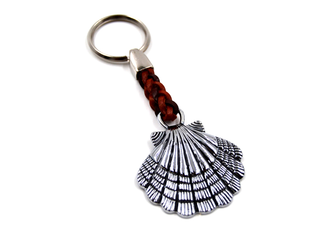 Porte-clef coquille St Jacques - métal/cuir (80x43mm)