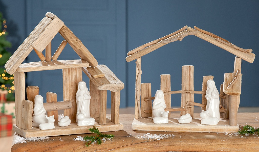 Etable en bois avec Ste Famille résine blanche - 25x23x10cm - ass