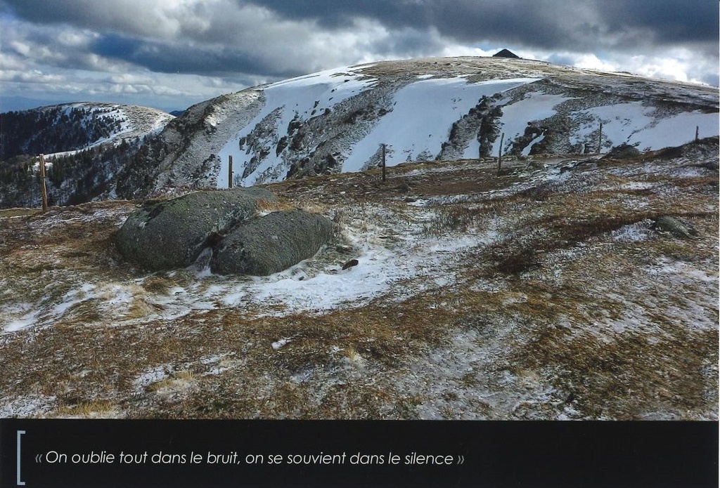 On oublie tout dans le bruit, on se souvient dans le silence.