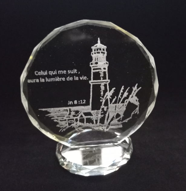 Rahme/Glasskristal - Celuui qui me suit… Jn 8:12 (92x78mm)