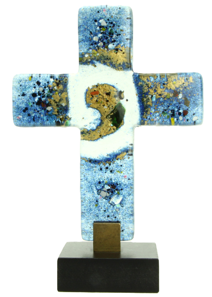Glaskruis/blauw op houtsokkel (10x12cm)