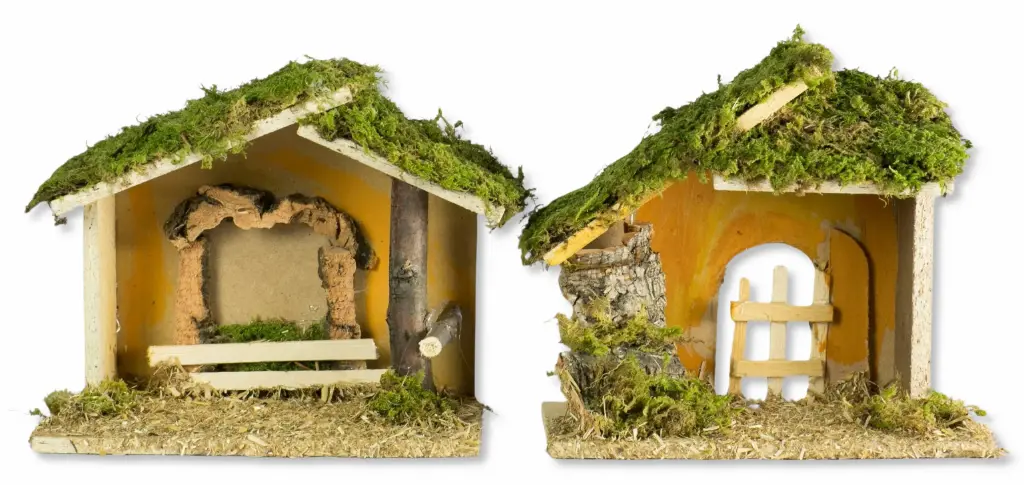 Krippe in Holz/Moos (22x12x19cm)