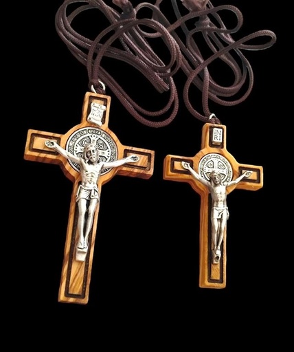 [KOK-09741BEN] Cross St Benedict - olive wood - 70mm/with cord