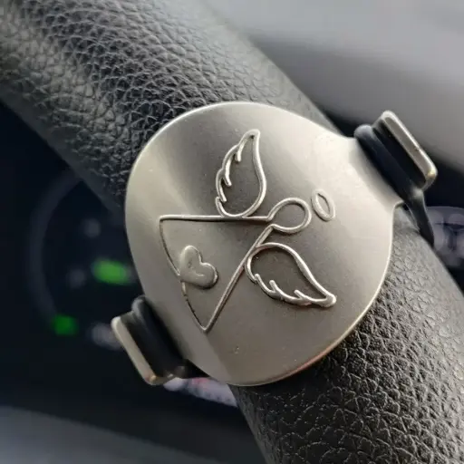 [PLK-30M01] Plakket 'Moto' - Engeltje (40x30mm)